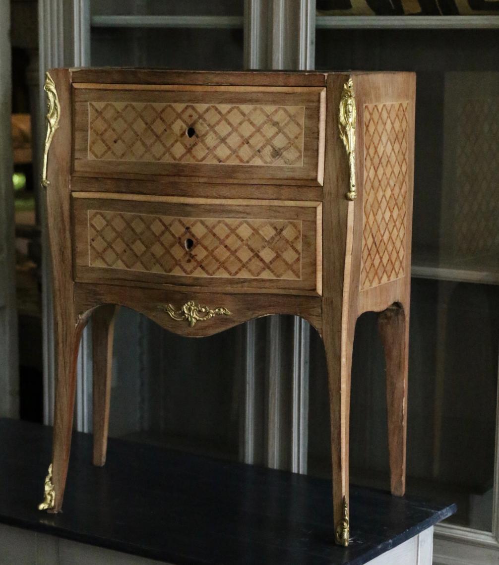 A Small Commode